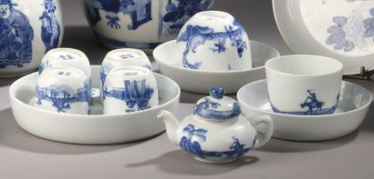 null Ensemble de service à thé en porcelaine de Chine à décor bleu blanc dit bleu...