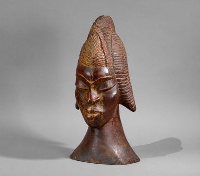 null Entourage de Charles-Alphonse COMBES. Tête Baoulé (Côtes d'Ivoire) en bois sculpté....