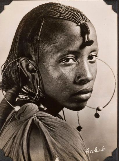 null 1928

Afrique de l'Est.

Kenya, Ouganda et Tanganika (Tanzanie).

Un album contenant...