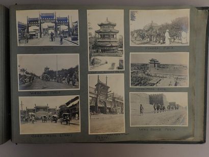 null **1930. Album de voyage en Asie c.1930. 

Album in-folio oblong (33x47 cm) comprenant...