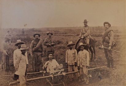 null **1898. PHILLIPINES, c. 1898.

Fotographia Imperial Quiapo, Manille. Souvenir...