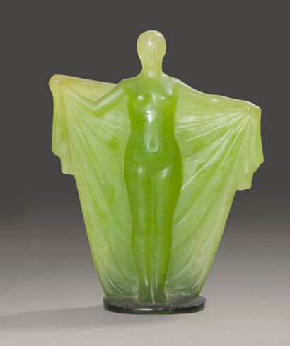 null Amalric WALTER (1870-1959) Verrier d'Art & Jean DESCOMPS (1872-1948) Sculpteur.

Nu...