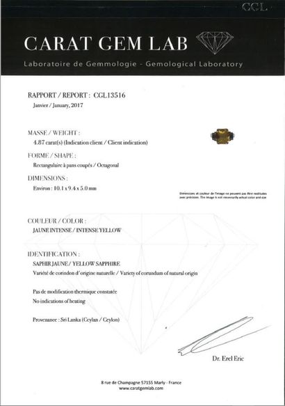 null Ring in white gold 750 °/°° (18K), yellow sapphire "emerald" cut of 4.87

carats...