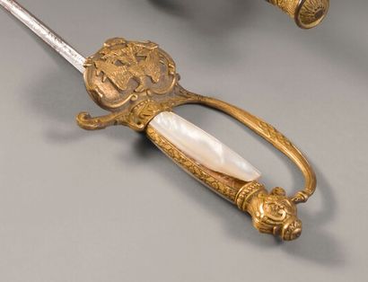 null Épée de fonctionnaire, Napoléon III. Fusée en bois recouverte de plaquettes...