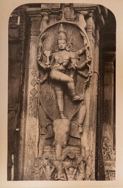 null 1892

John Nicholas & Co (1848/XXe) / Madras

INDES ANGLAISES ET PONDICHERRY.

Souvenir...