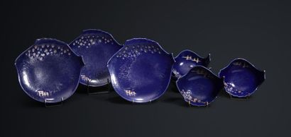 null Service à poisson en porcelaine bleu de cobalt comprenant trois assiettes (Dimensions:...