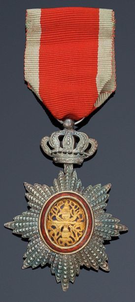 null 1943. Cambodge. Ordre royal du Cambodge. Etoile de Chevalier en argent et métal...
