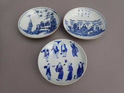 null Deux coupelles en porcelaine de Chine formant paire à décor bleu blanc de 7...