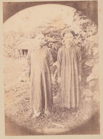 null 1890

Divers photographes dont Aurélien Pestel (1855-1897) et Raphaël Moreau...