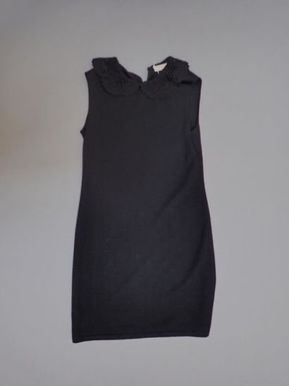 null Lot of 9 small black dresses T38 :

- YVES SAINT LAURENT. A grey stretch dress...