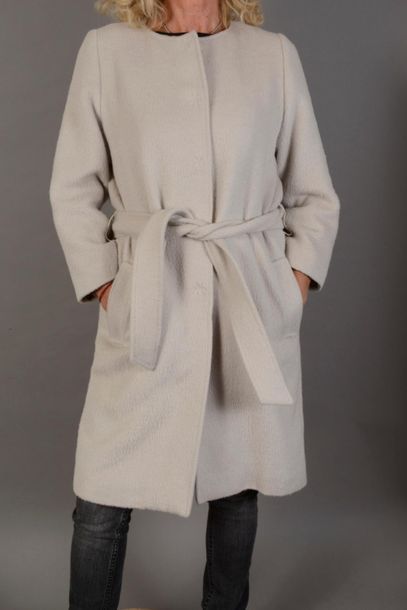 null Lot de manteaux d'hiver T38/40 : 

- VALENTINO. Manteau en soie et viscose gris...