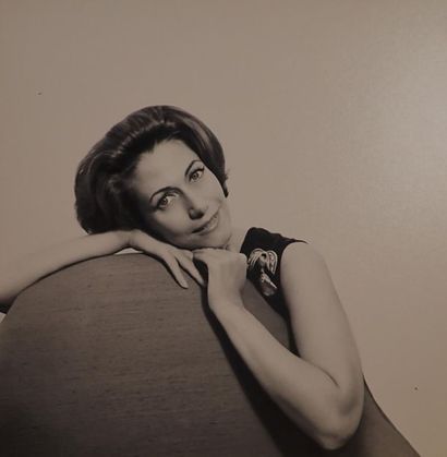 null Cecil Beaton, a set of four photographic portraits of Hélène Rochas, ca. 1960,...