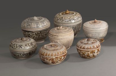 null Set of seven covered stoneware pots with beige background and geometrical decoration,...