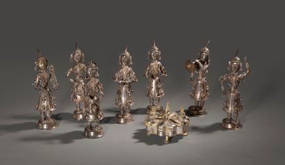 null 7 silver statuettes including six musicians and a dancer. India, 20th century....