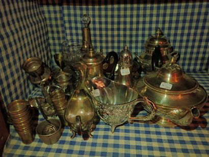 null Strong batch of silver plated metal including: a tea and coffee service, coffee...