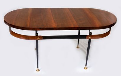 null Gio PONTI (1891-1979).

Table basse ovale en acajou. Vers 1960.

Hauteur: 42...