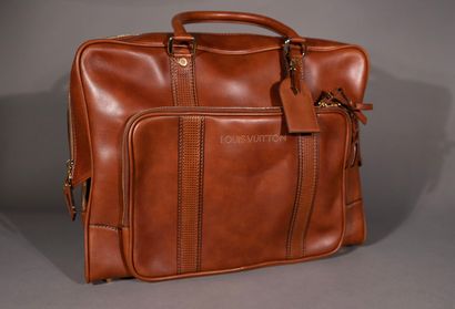 null Louis VUITTON. Brown smooth leather travel briefcase.

Height: 35 cm. Length:...
