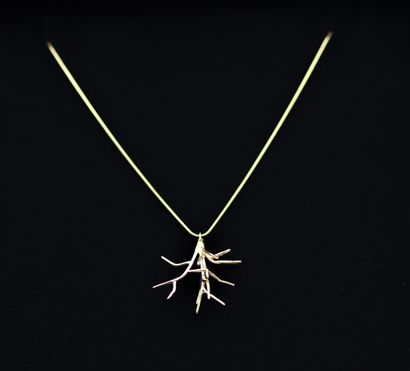 null 
Myriam FARAGHI (1995, Les Lilas). Necklace "branching". Gold-plated bronze....