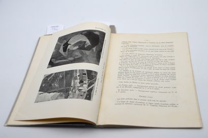  1931 
Deux brochures sur les écoles d'Art en Indochine éditées par le Gouvernement...
