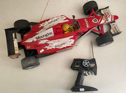 null XINQIANG : voiture de course F 1, télécommandée, Longueur: 71 cm.