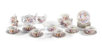 null Service à thé composé de 12 tasses et leur soucoupe, une théière couverte, un...