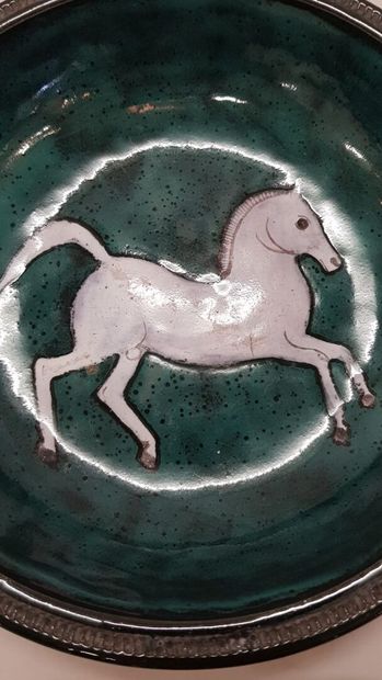 null Lot including : 

- P.H. ROUAN Stoneware circular plate. Decor of white horse...