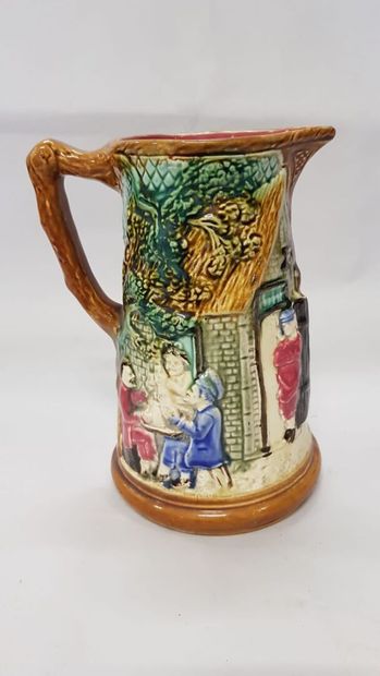 null SARREGUEMINES

Pitcher with handle in polychrome enamelled stoneware. Animated...