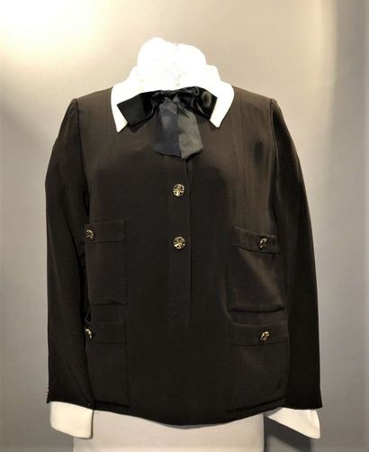 CHANEL, Boutique

Blouse in dark brown and...
