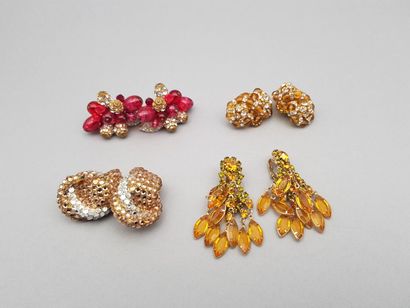 null Lot of 5 pairs of ear clips and a pair of earrings in gold or silver metal decorated...