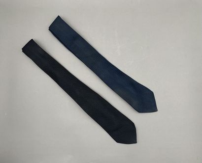 null HERMÈS

Lot including: 

- A blue-king tie with sky blue overstitching.

- A...