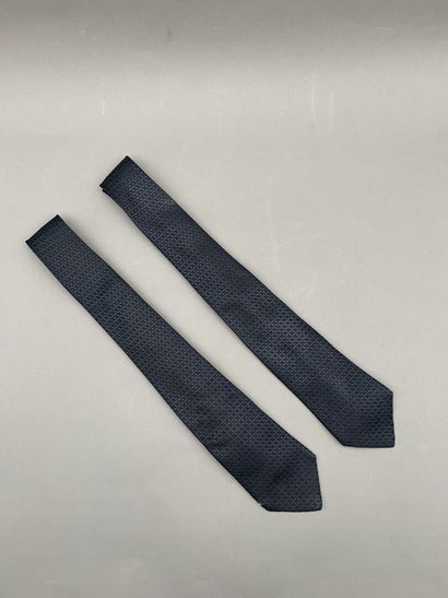 null HERMÈS

Lot including: 

- A blue-king tie with sky blue overstitching.

- A...