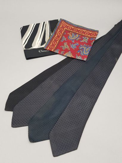 null Christian DIOR

Set of 4 ties and two suit pockets for men. 

(Slight accidents...