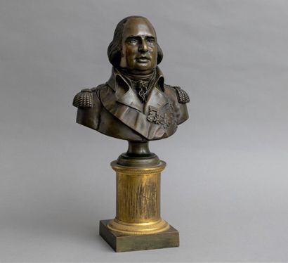 null D'après Boizot.

Louis XVIII.

Buste en bronze sur piédouche et contre-socle...