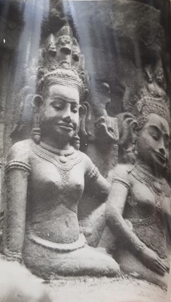 null Documentation photographique sur le Cambodge et le temple Angkor Vat, comprenant...