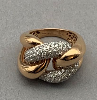 null Ring triple link two gold 18K (750 °/°°) set partially with a pavement of diamonds...