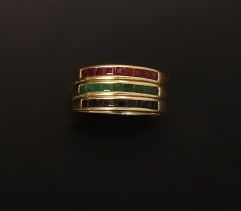 null Yellow gold ring 18K 750 °/°° composed of three rows, each one decorated with...