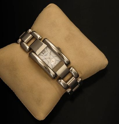 null CHOPARD, modèle " La Strada " 

Montre-bracelet en acier. Cadran blanc signé,...