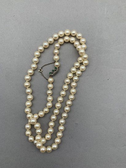 null PELLEGRIN

Necklace of cultured pearls, composed of 84 pearls, with 18K (750...