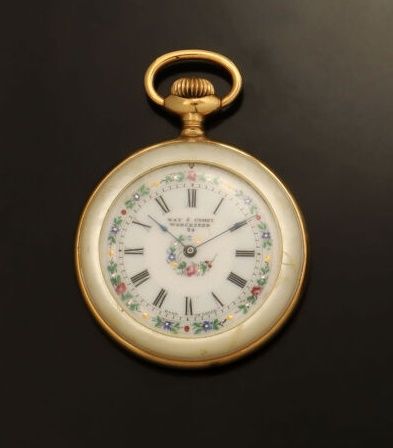 null KAY & COMPEX 

Pocket watch in gilt metal and mother-of-pearl. White enamel...