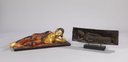 null Carving in lacquered wood and partially gilded representing Buddha lying on...