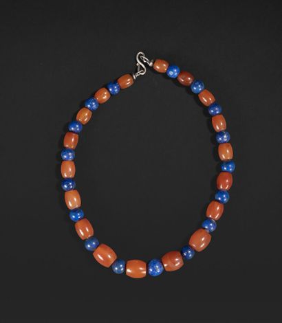 null Necklace made of alternating carnelian and lapis lazuli beads. 

Central Asia...