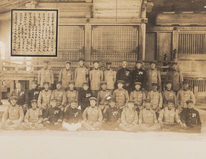 null 15 large silver prints laminated on cardboard (group photos), Taisho and Showa...