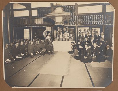 null 15 large silver prints laminated on cardboard (group photos), Taisho and Showa...