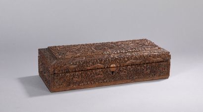 null 
Indian box. Exotic wood with carved decoration. 

South India, Mysore or Bombay,...