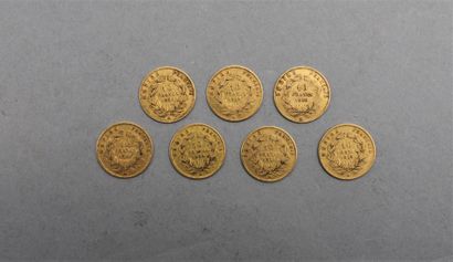 null Lot de 7 pièces de 10 Francs ou demi-napoléons en or. Type Napoléon III, tête...