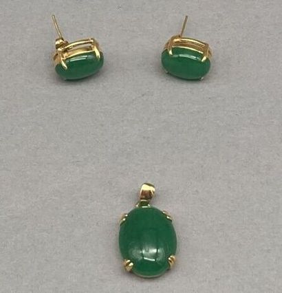 Gold-plated metal set with jade cabochons...