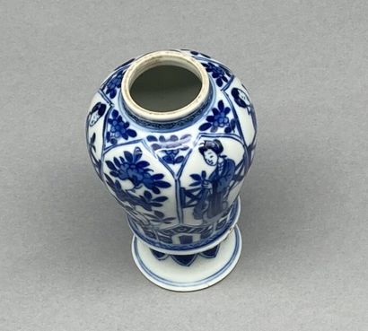 null Small blue and white porcelain vase called "Hue blue" decorated with young elegant...