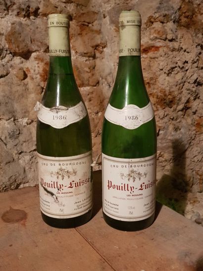 null Lot including :

- Pouilly fumé, Ladoucette Frères, 1959. 

2 bottles.

Low...