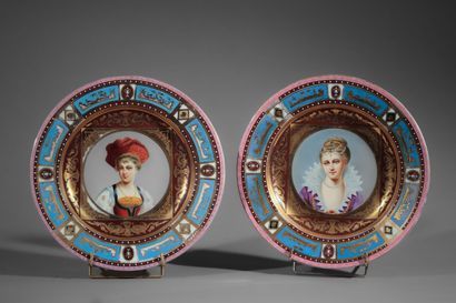 null Deux assiettes en porcelaine dans le style de Vienne de la fin du XIXe-début...