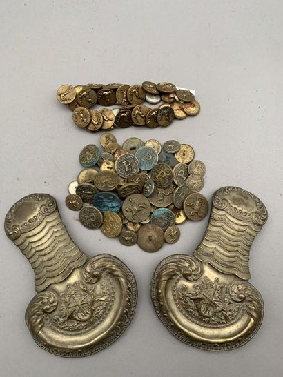 Lot including: 


- A pair of epaulettes...